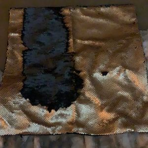 Sensory sequined pillow case